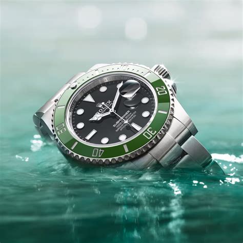 cosa c'e scritto dietro la cassa dei rolex submarine|The Rolex Submariner: Everything You Need to Know .